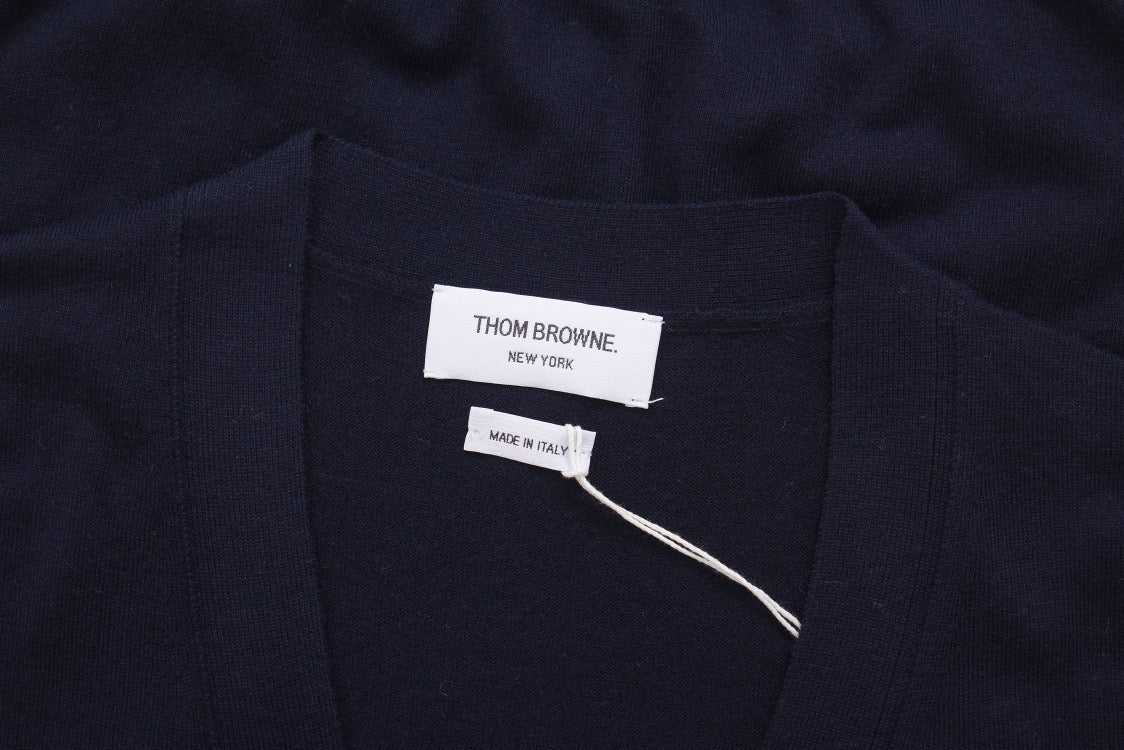 Schwarze, marineblaue, graue und dunkelgraue Jacke
