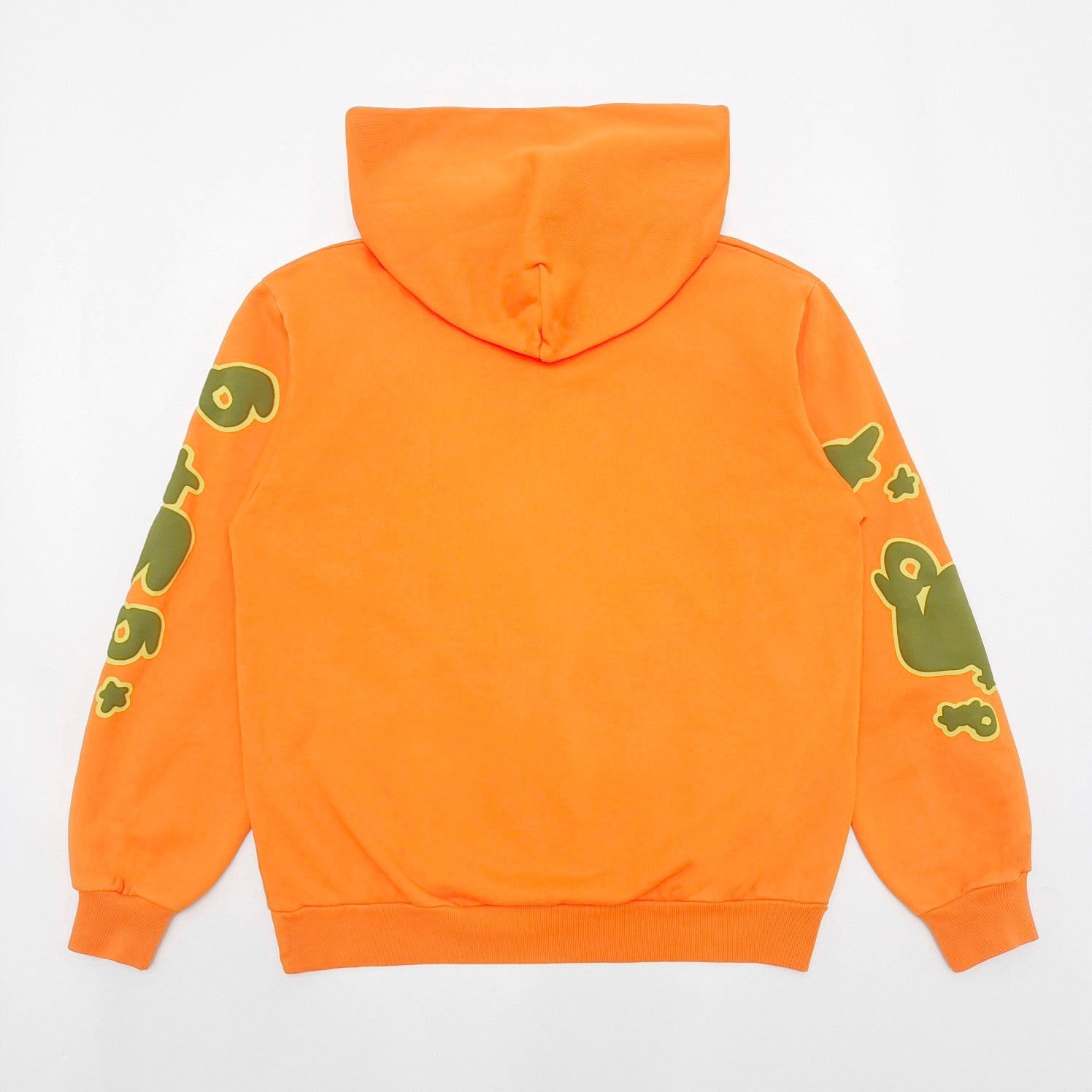 Orangefarbener Kapuzenpullover