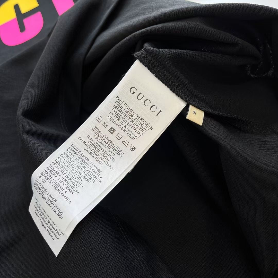 Schwarzes T-Shirt