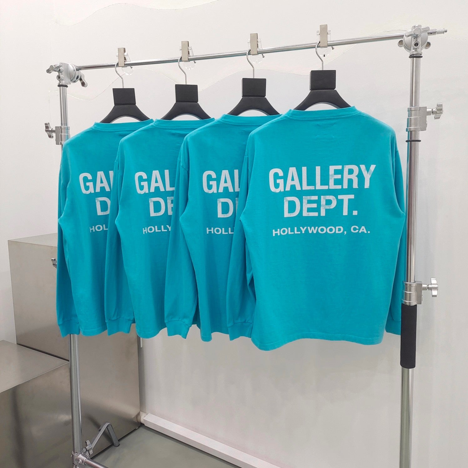 Blaues und himmelblaues Sweatshirt