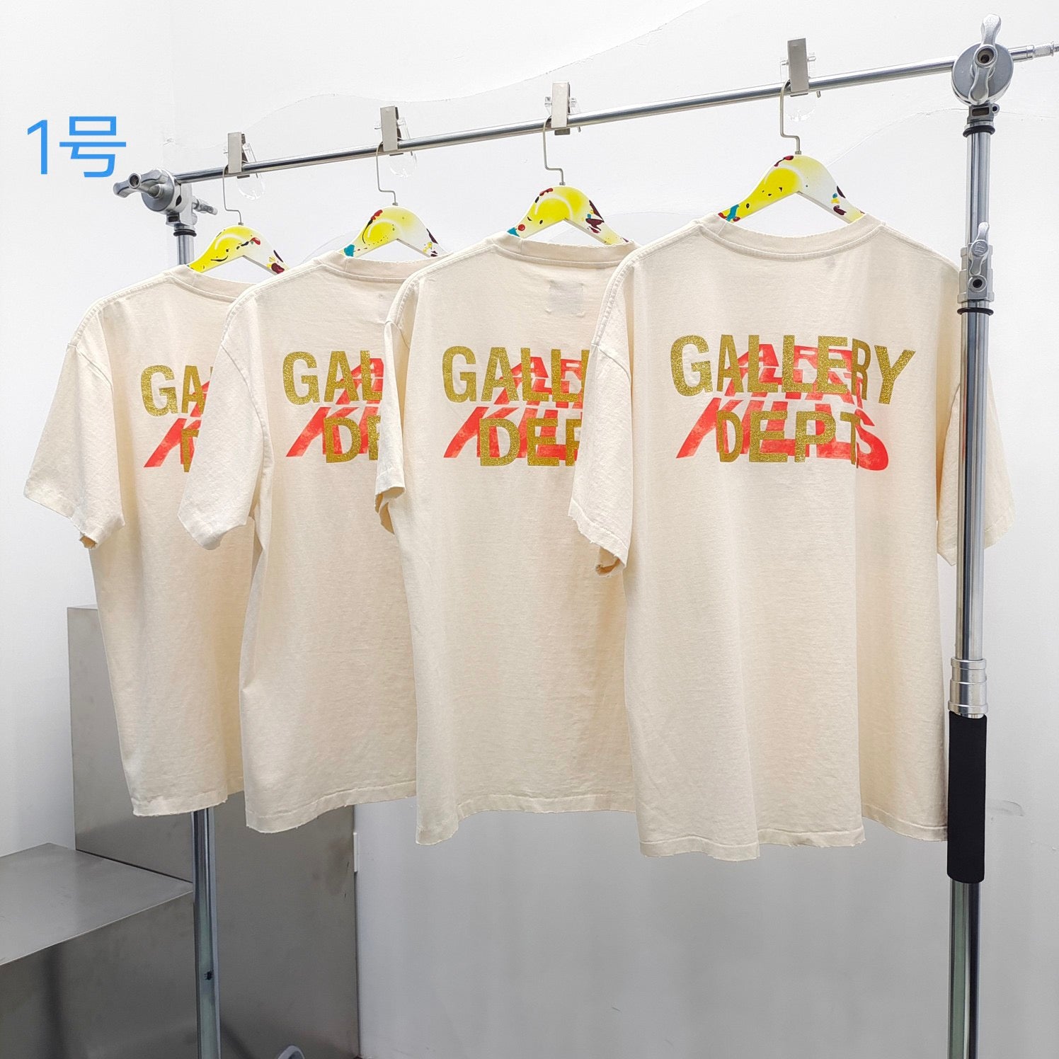 Light pink T-shirt - FashionHype.xyz