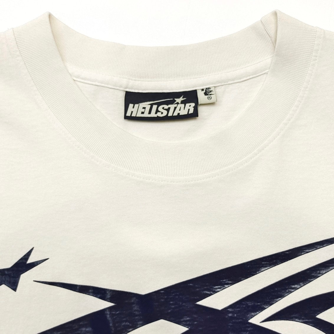 White T-shirt - FashionHype.xyz