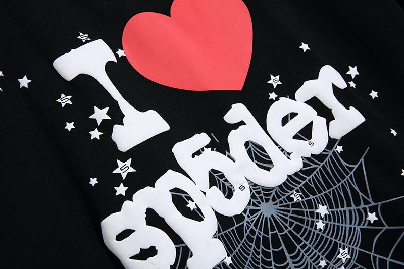 Weißes und schwarzes T-Shirt