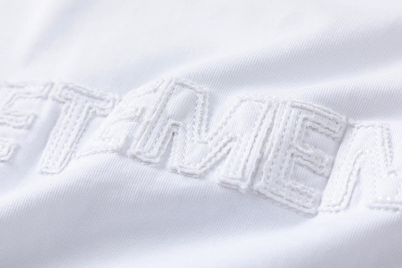 Schwarz-weißes Sweatshirt