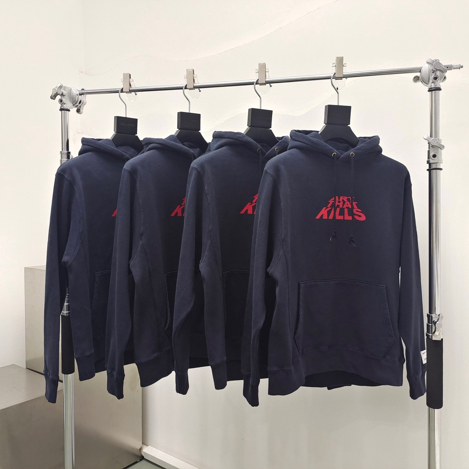Blauer Hoodie
