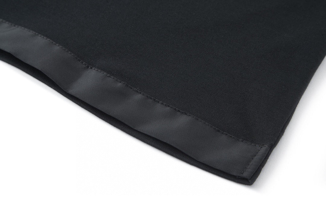 Schwarz-weißes T-Shirt