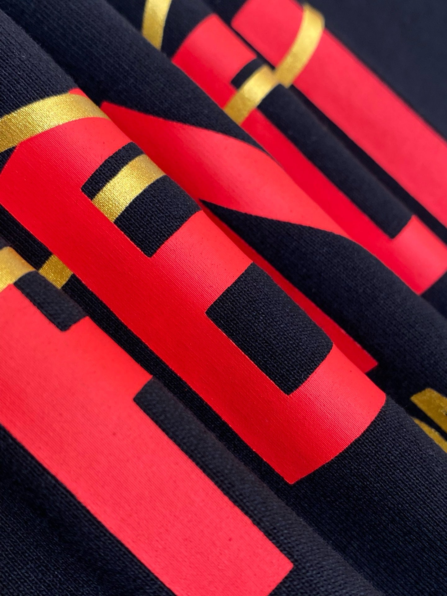 Schwarzes T-Shirt
