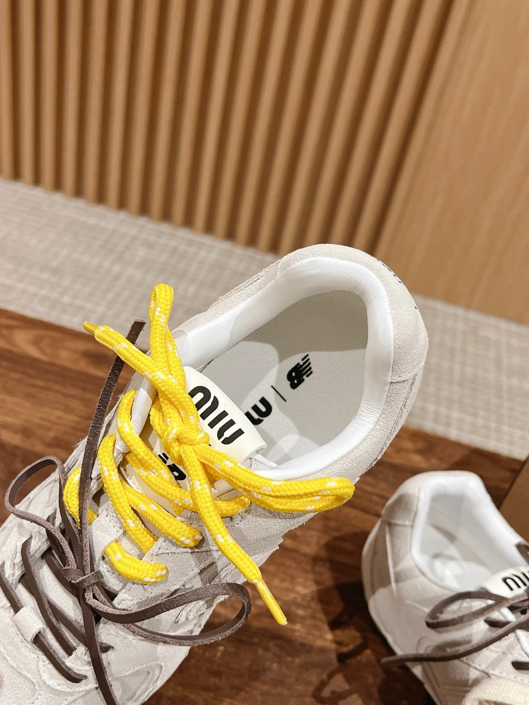 Mehrfarbige Schuhe