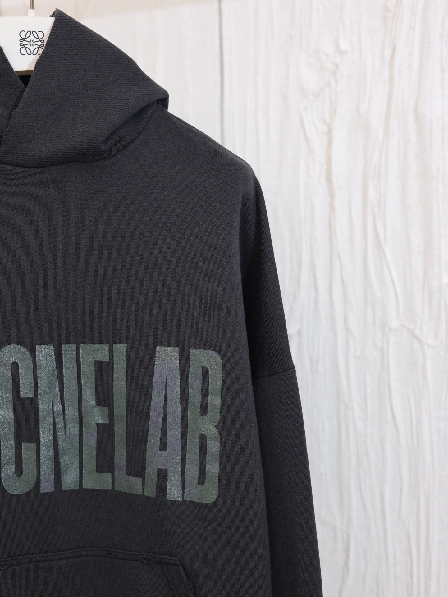 Schwarzer Hoodie