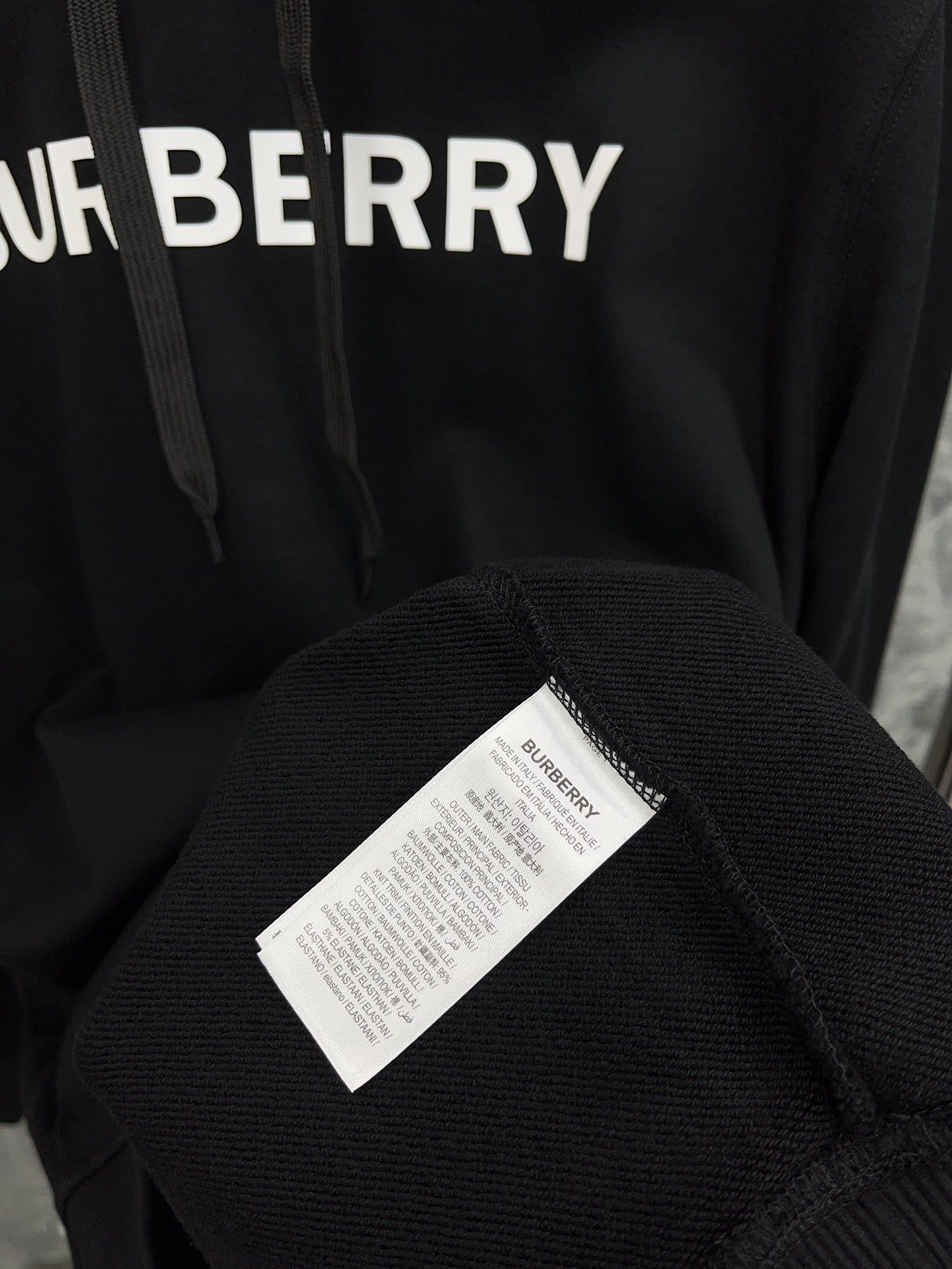 هودي أسود، كاكي، أزرق وأحمر