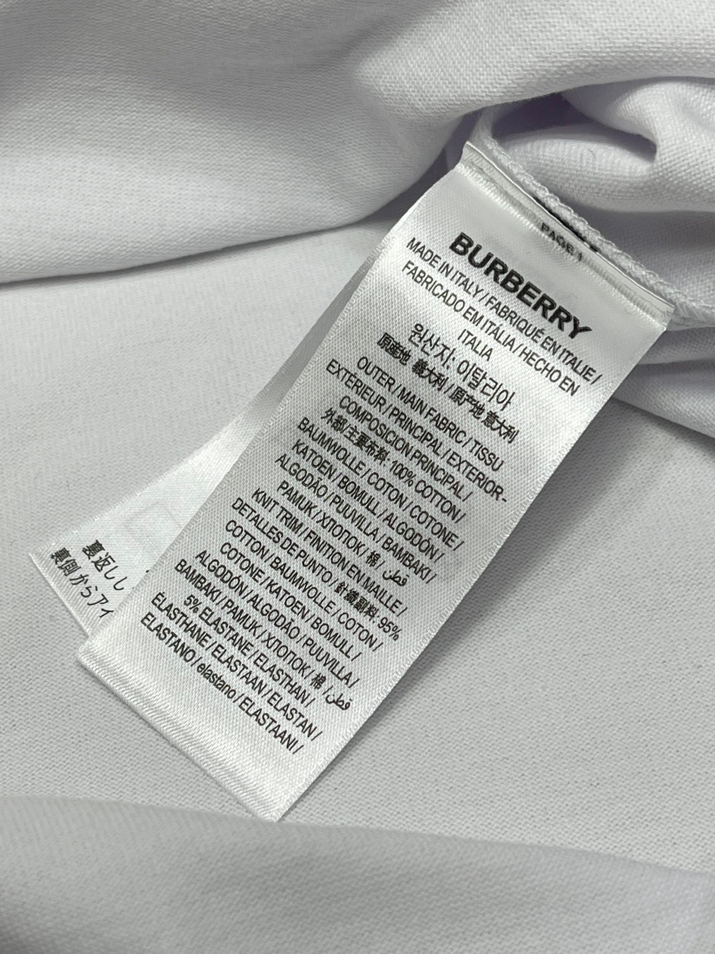 Schwarzes, weißes und khakifarbenes T-Shirt