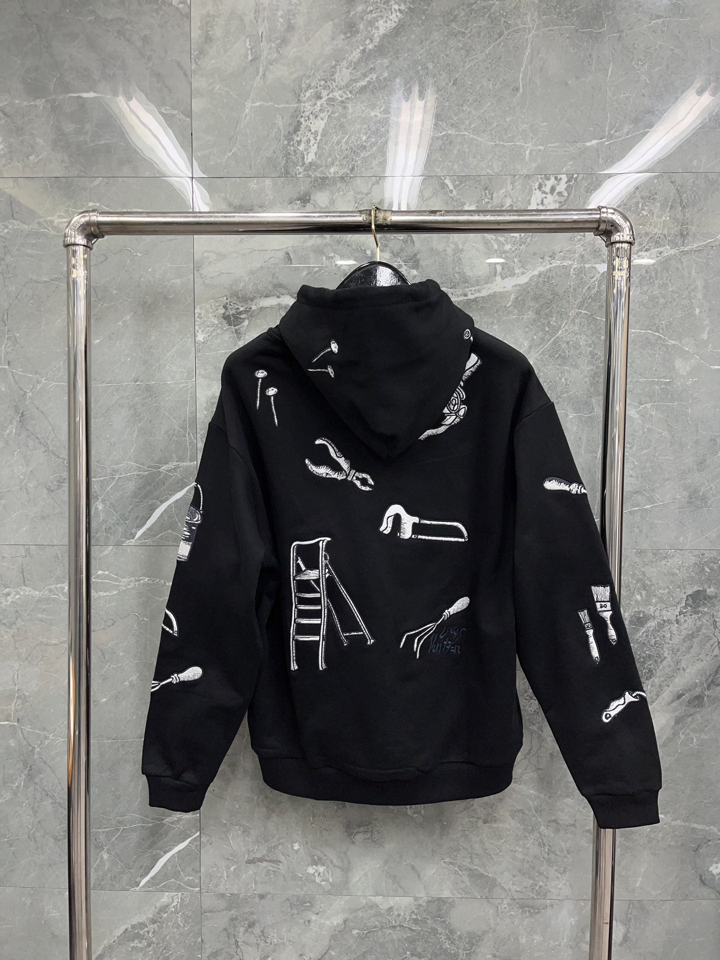 Schwarzer Hoodie