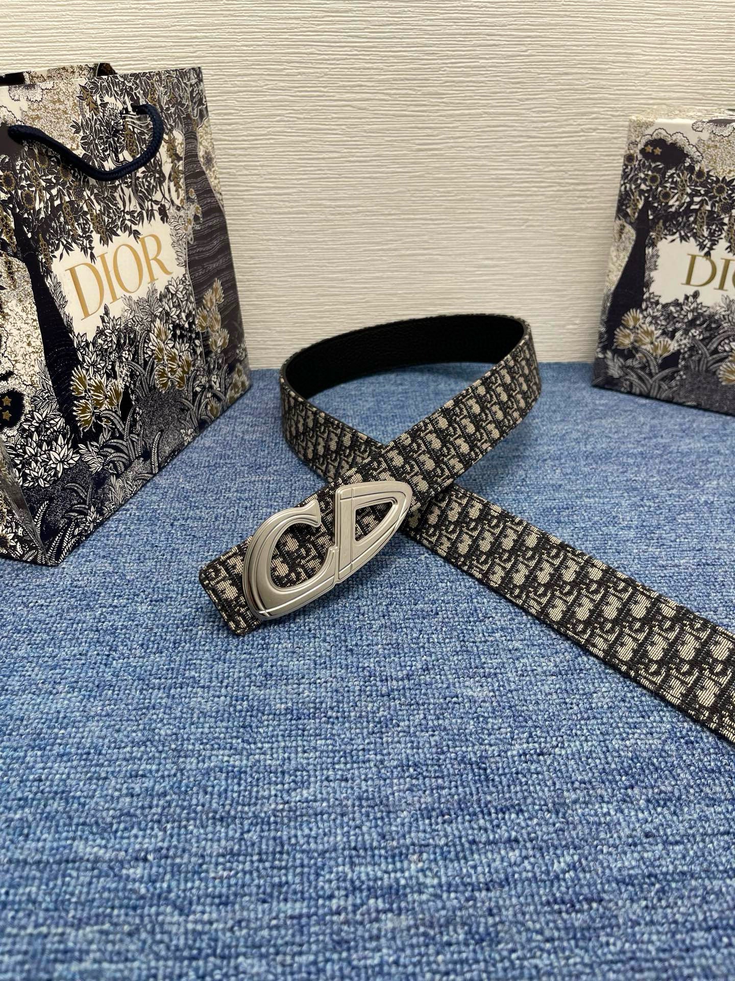 Mehrfarbiger Gürtel