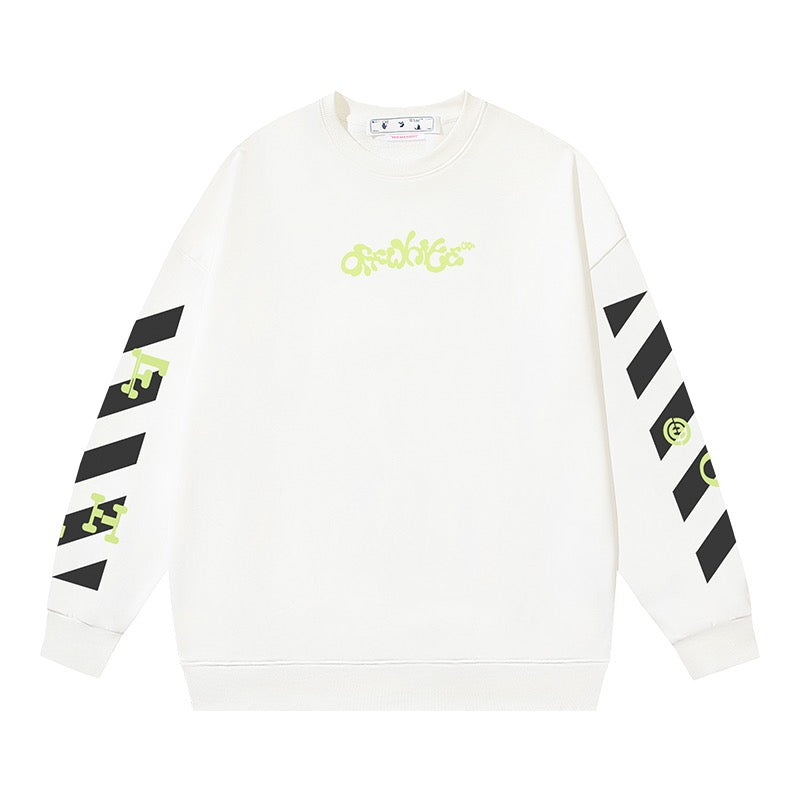weißes und schwarzes Sweatshirt