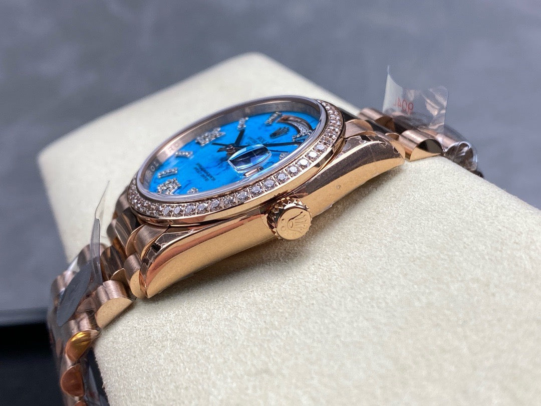 Goldfarbene Uhr
