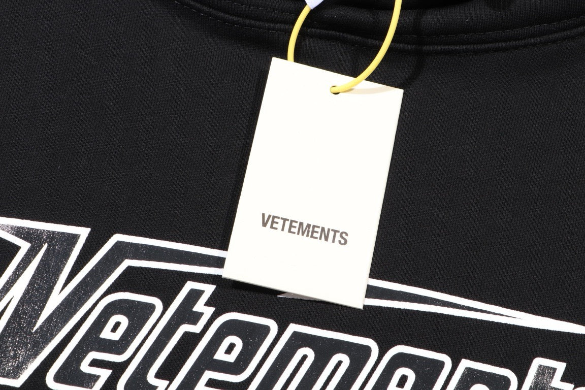 Schwarzer Hoodie