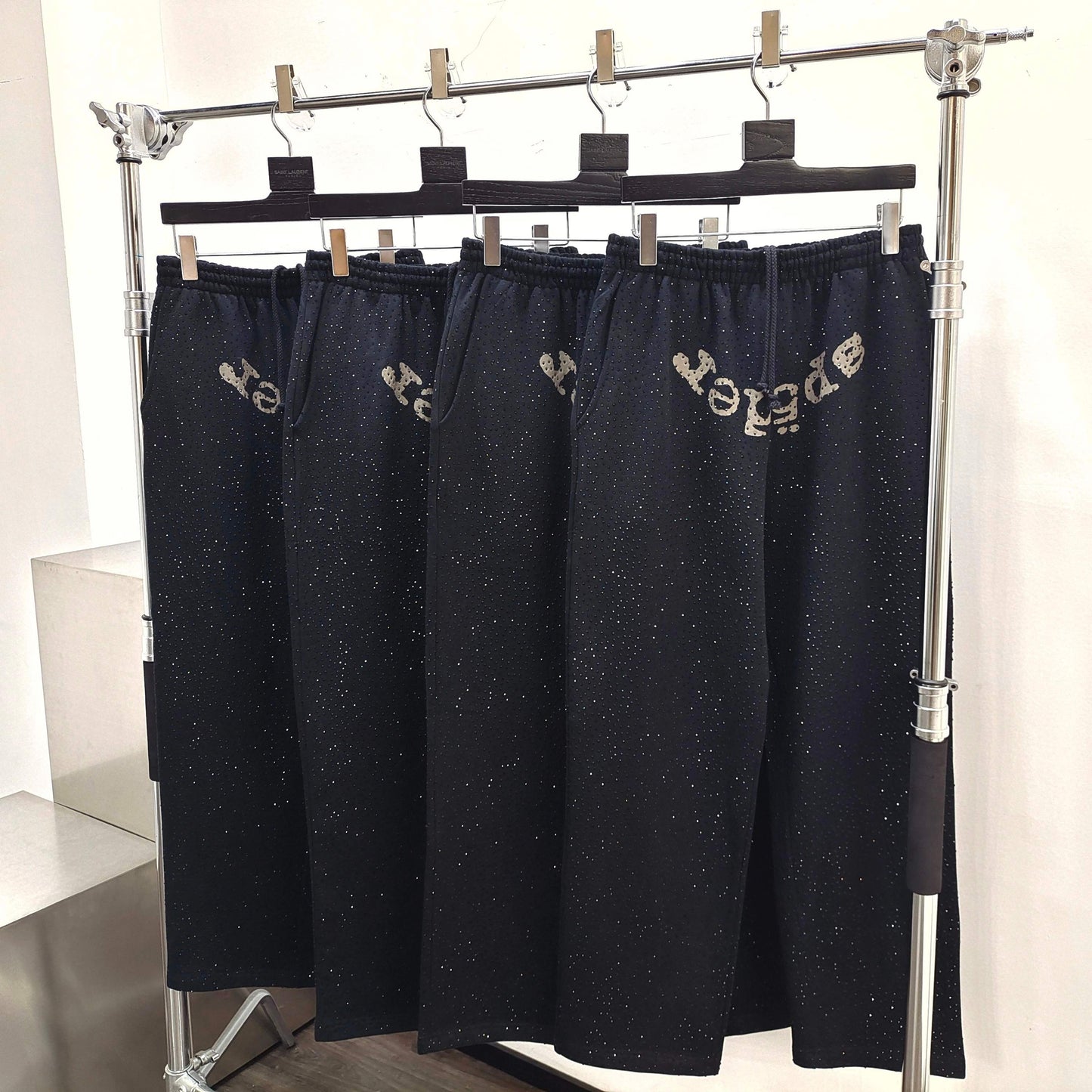 Schwarze Hosen