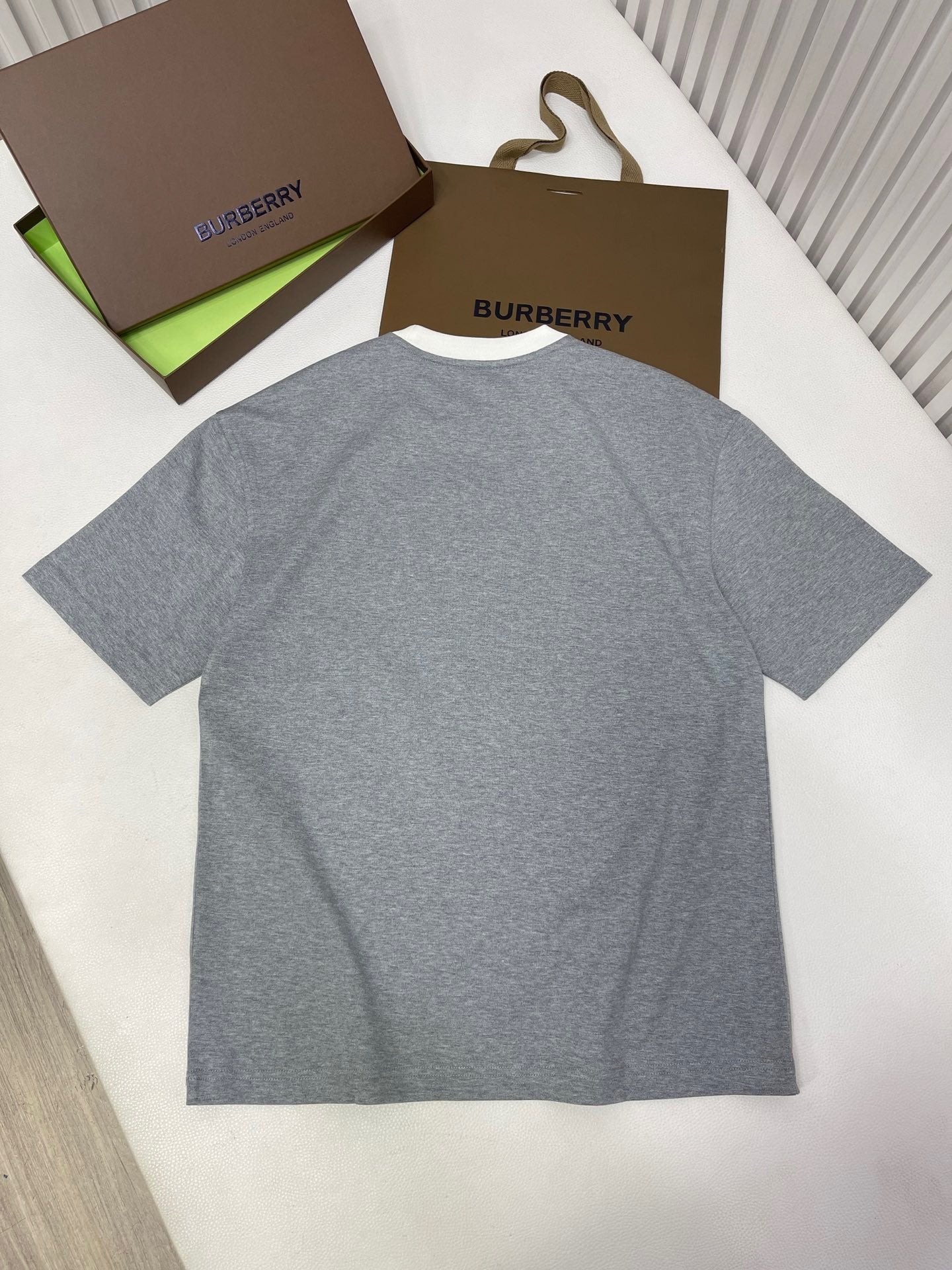 Grey and Green T-shirt - FashionHype.xyz