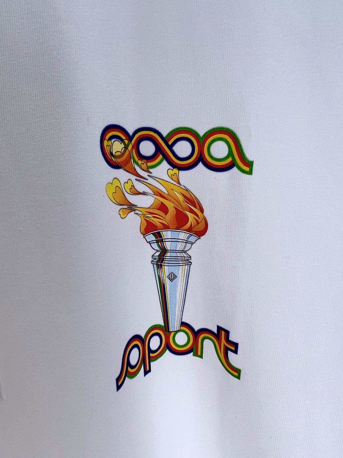 Camiseta azul y blanca