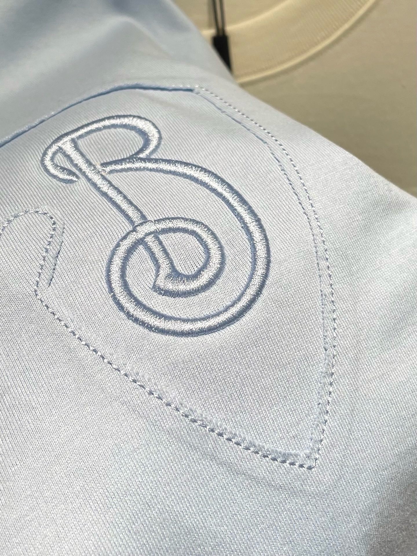 Mehrfarbiges T-Shirt