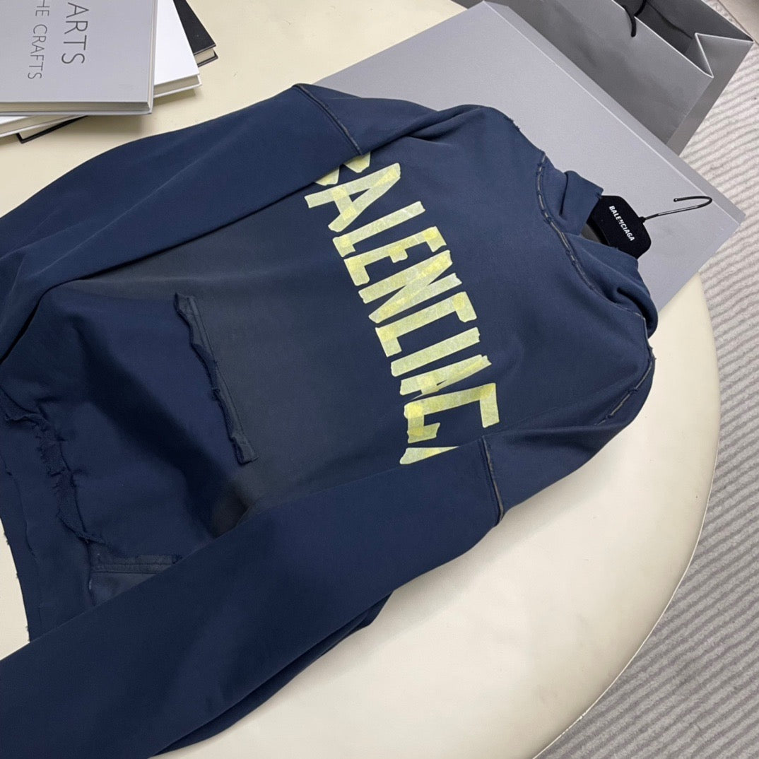 Blauer Hoodie