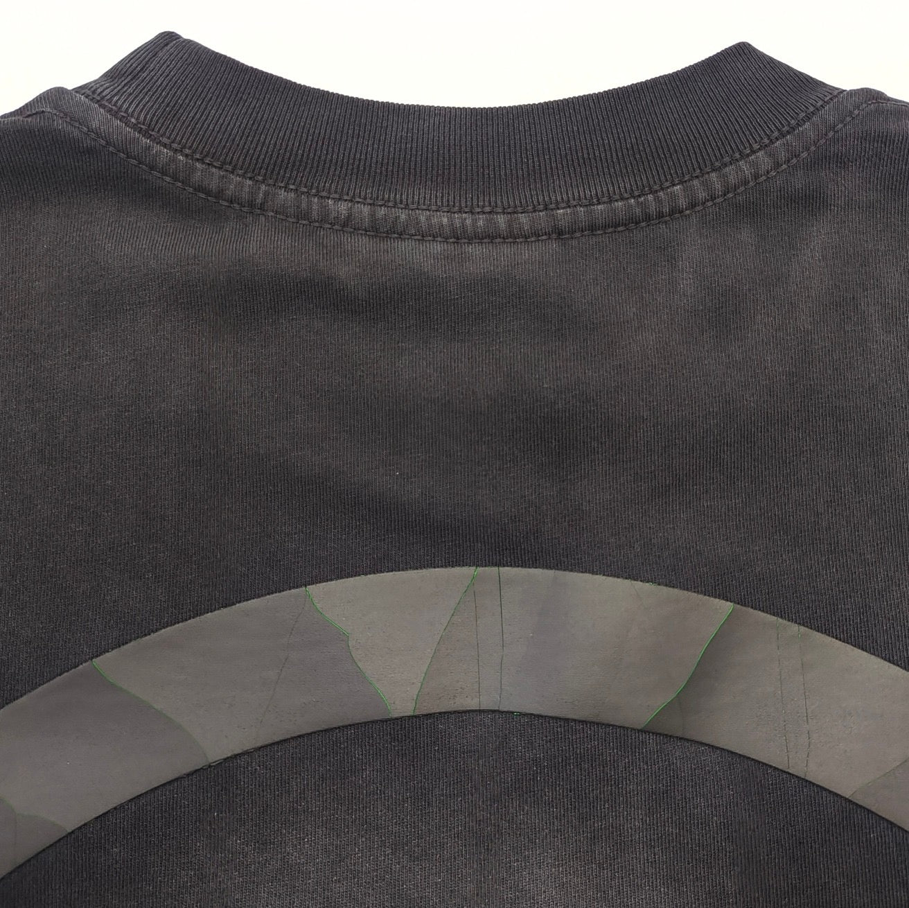 Dunkelschwarzes T-Shirt