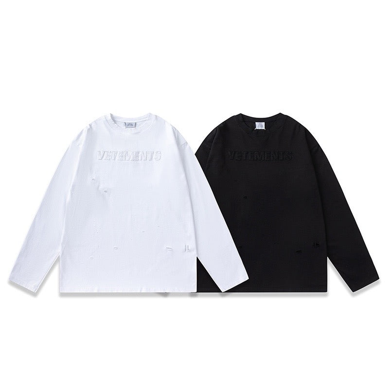 سويت شيرت باللونين الأبيض والأسود