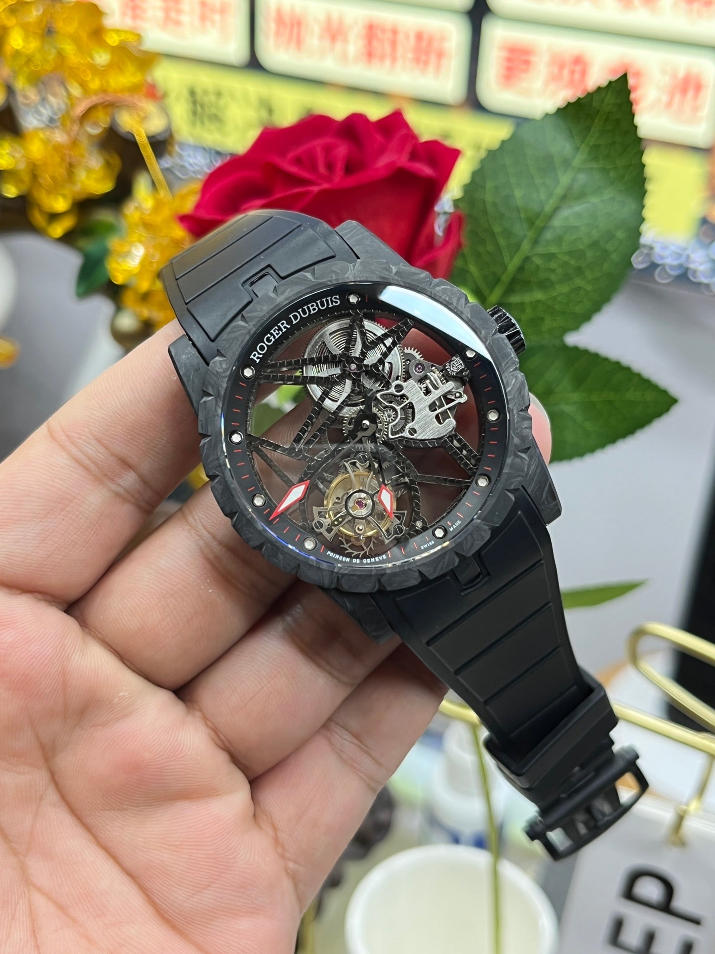 Schwarze Uhr