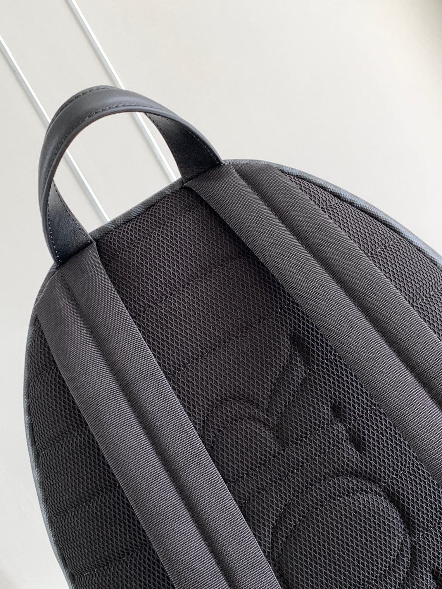 Schwarze und graue Tasche