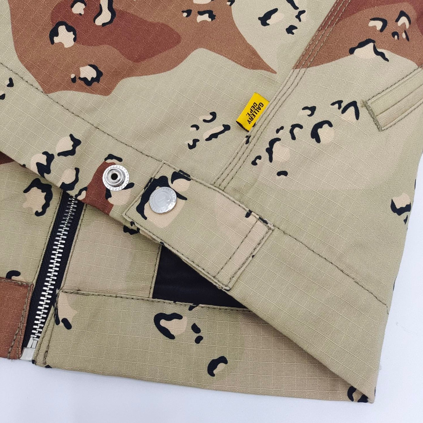 سترة رمادية بنية