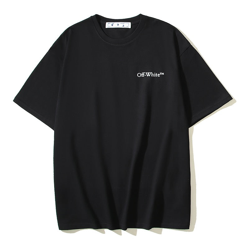 Dunkelschwarzes, schwarz-weißes T-Shirt