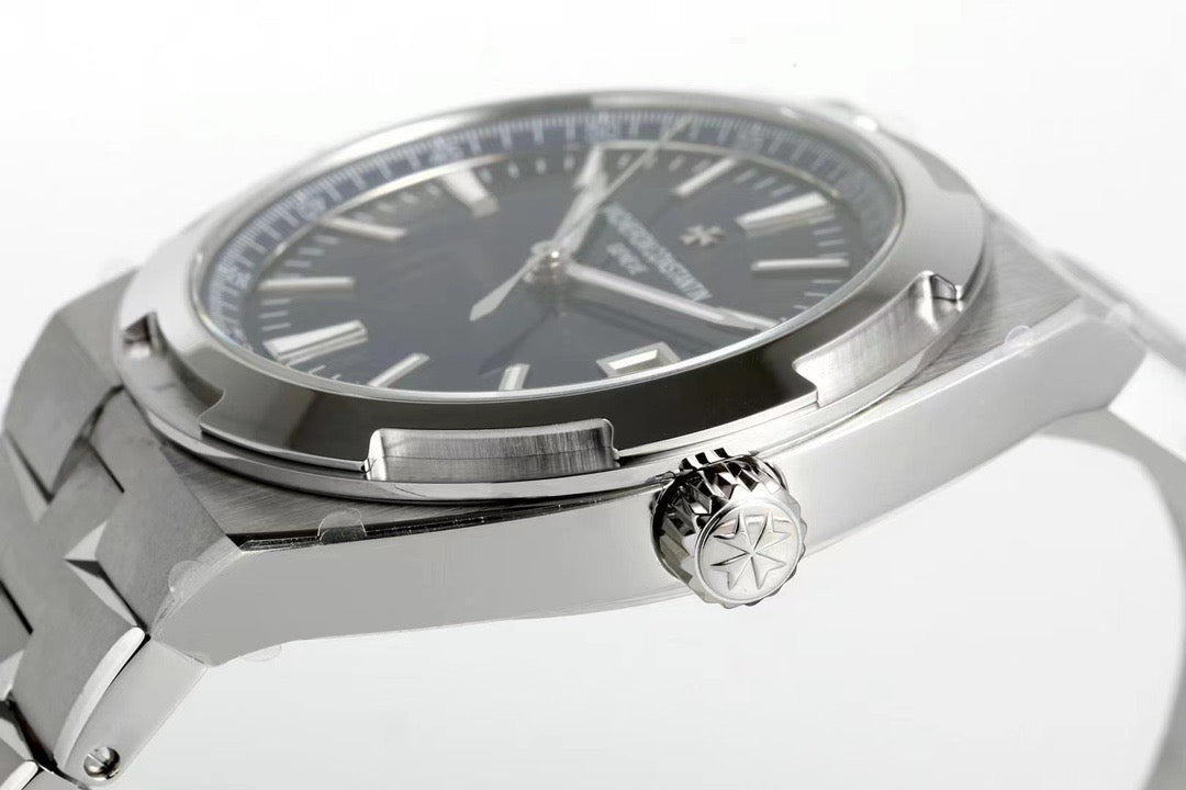 Weiß-schwarze Uhr