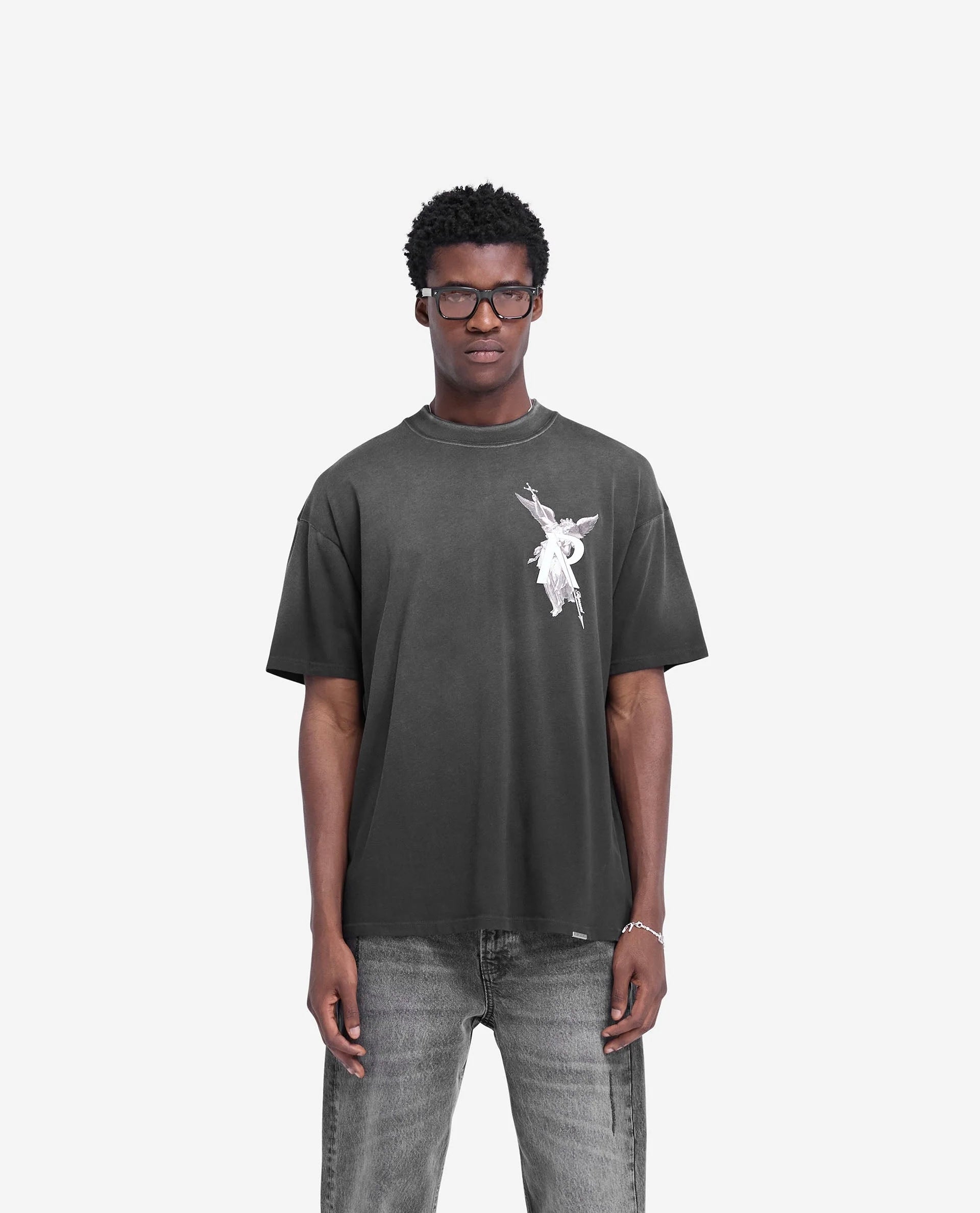 Schwarz-weißes T-Shirt