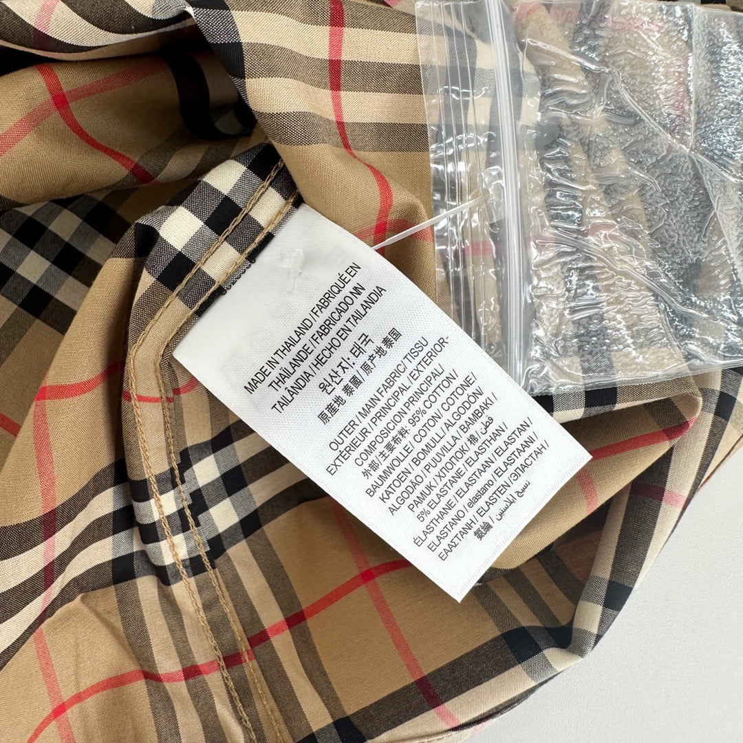 قميص متعدد الألوان