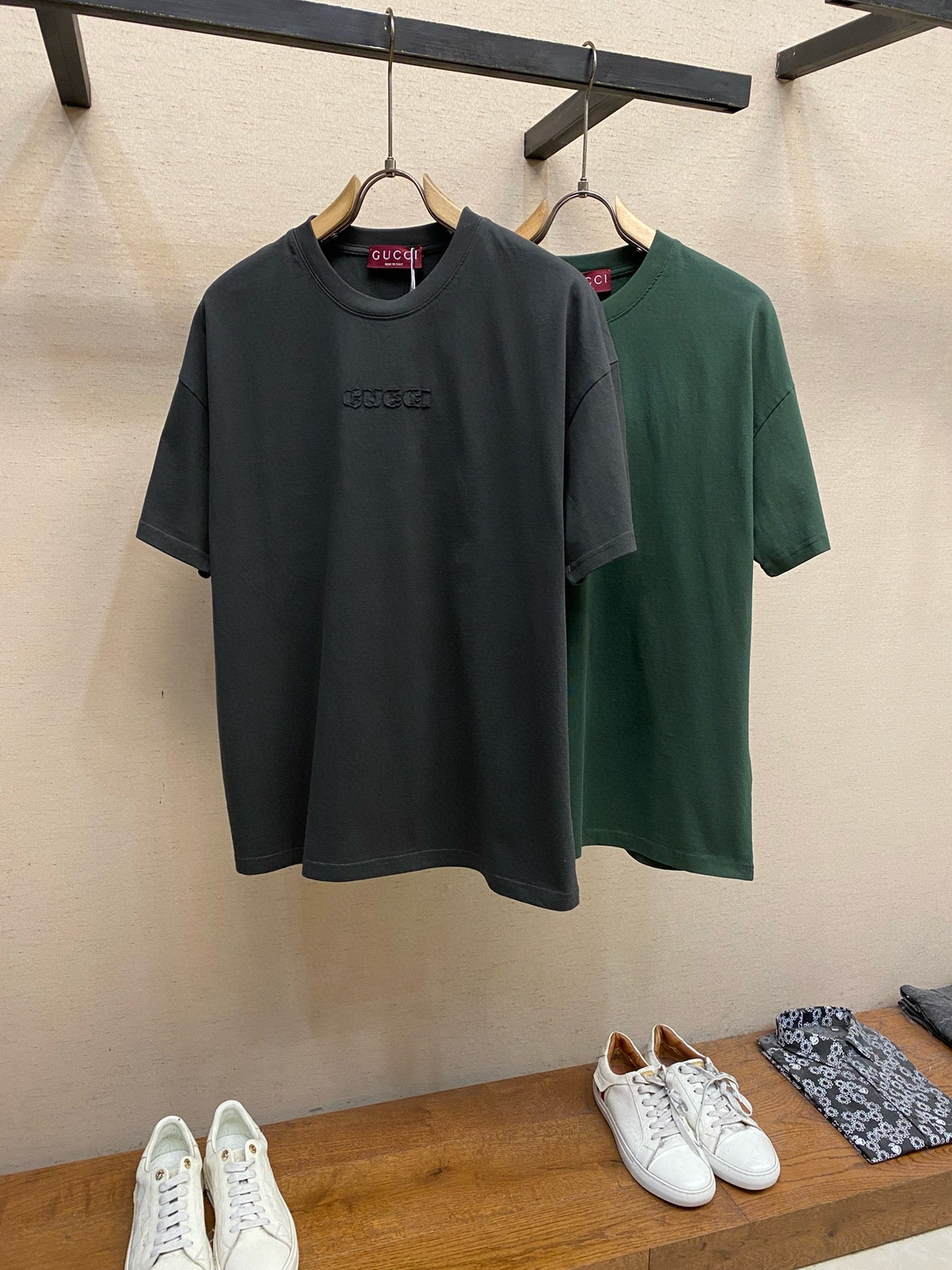 Black and Green T-Shirt - Size XL - FashionHype.xyz