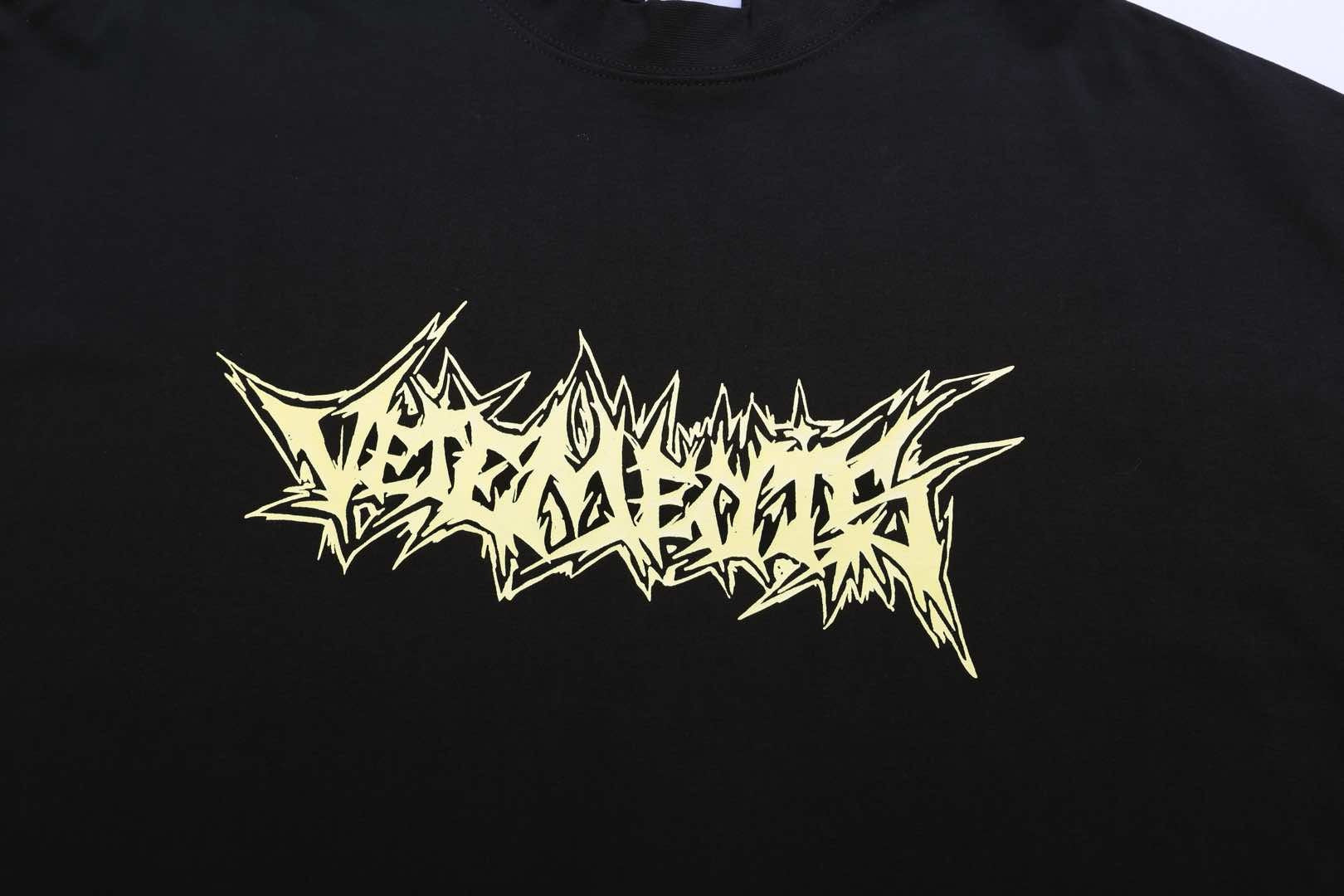 Schwarzes T-Shirt