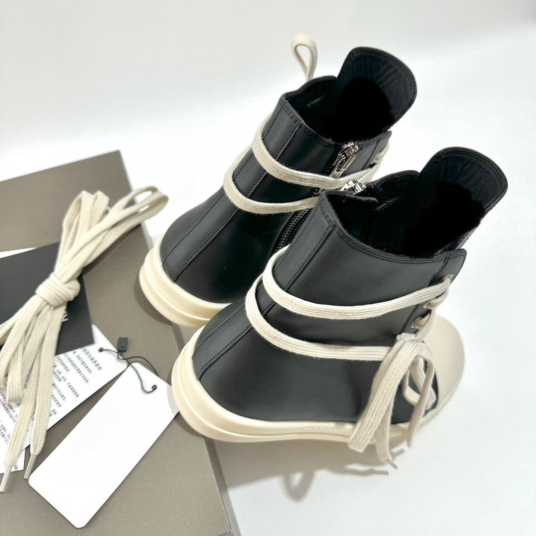 Schwarz-weiße Schuhe