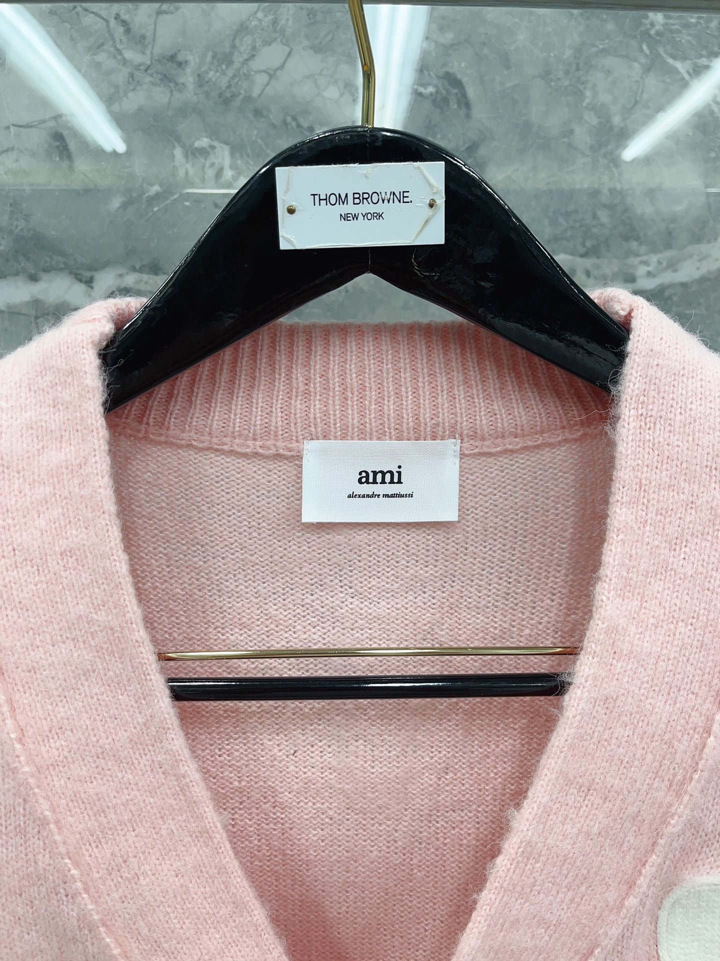 Rosa und hellblaue Jacke