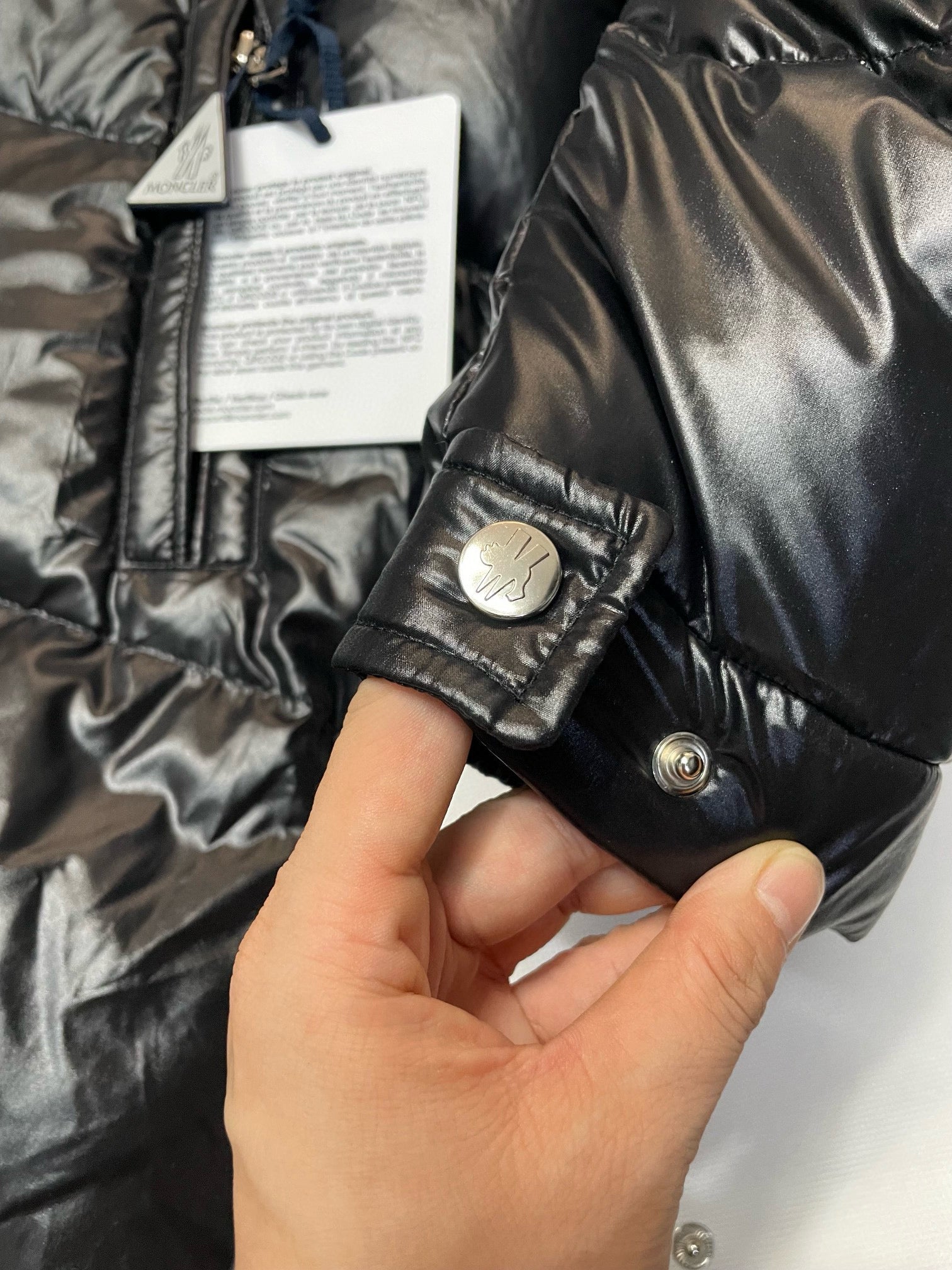 Schwarz-grüne Jacke