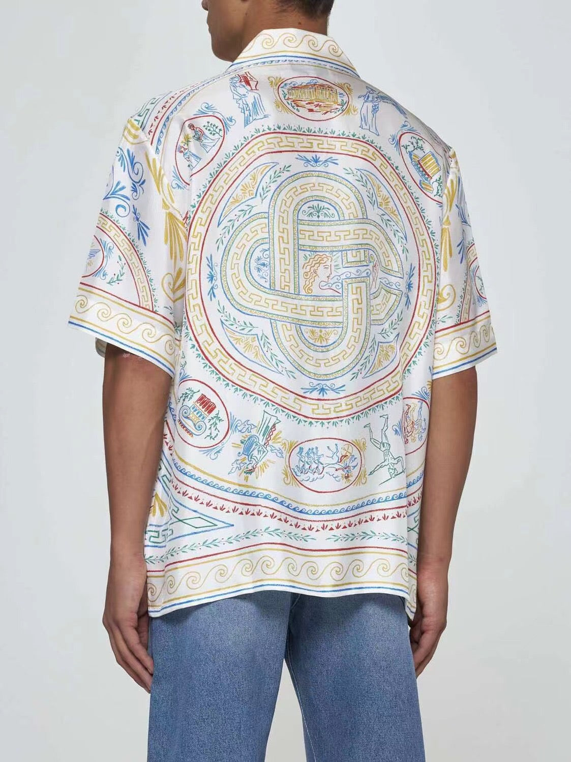 قميص متعدد الألوان