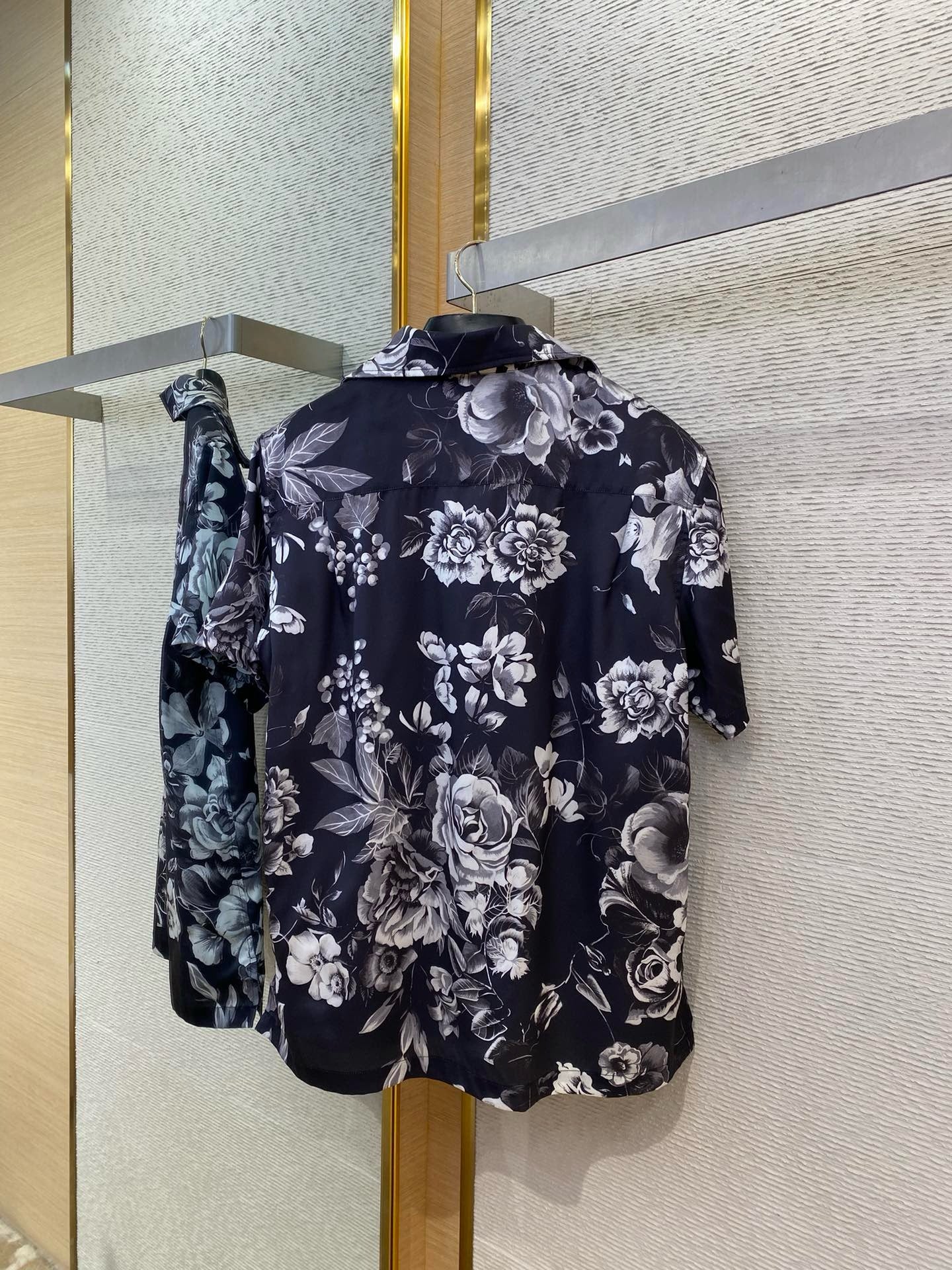 Multi-Colors T-Shirt With Short