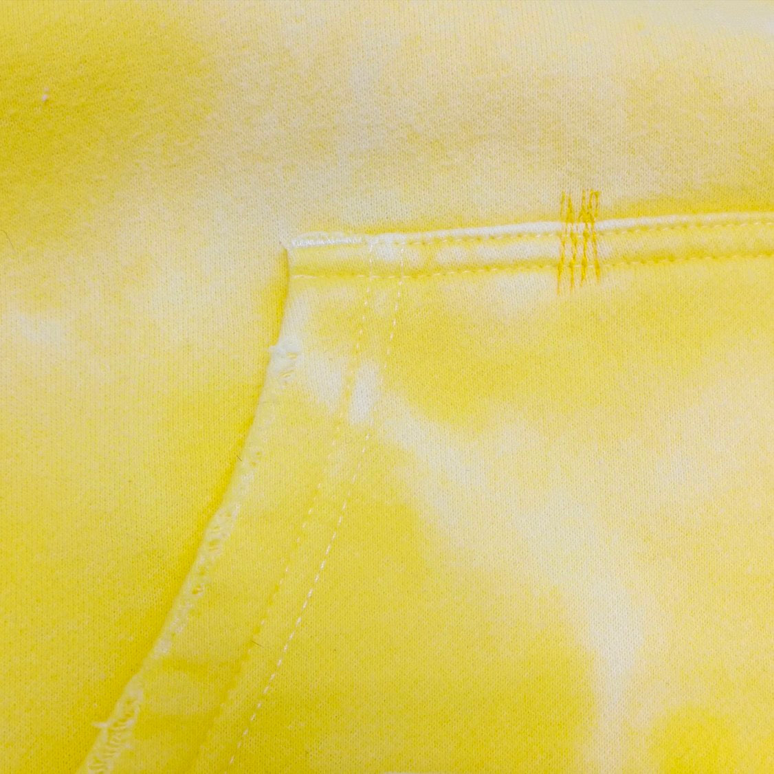 هودي أصفر ووردي