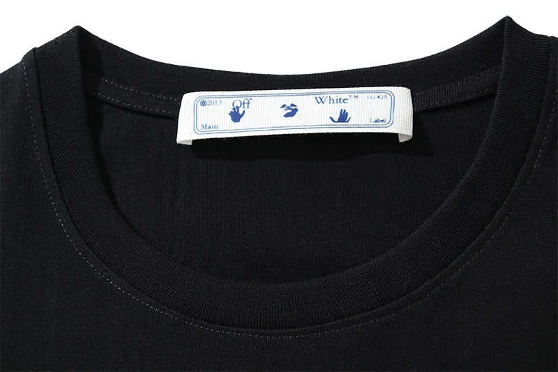 Schwarz-weißes T-Shirt