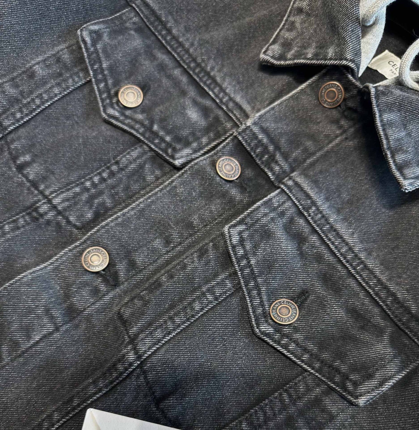 سترة سوداء داكنة وزرقاء داكنة