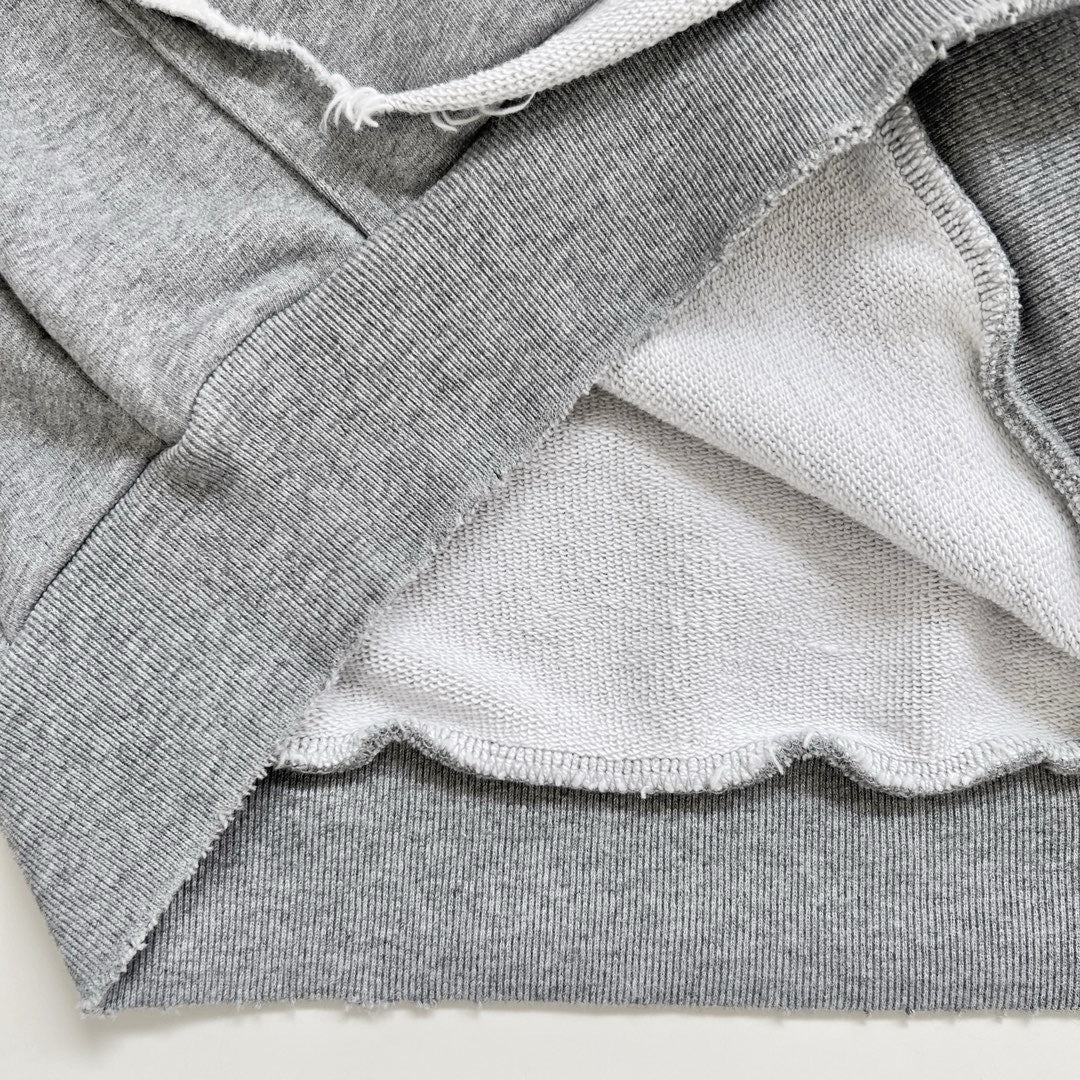 Grauer Hoodie