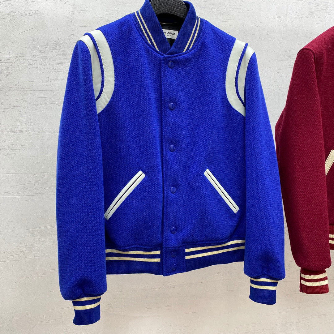 Blau-weiße Jacke