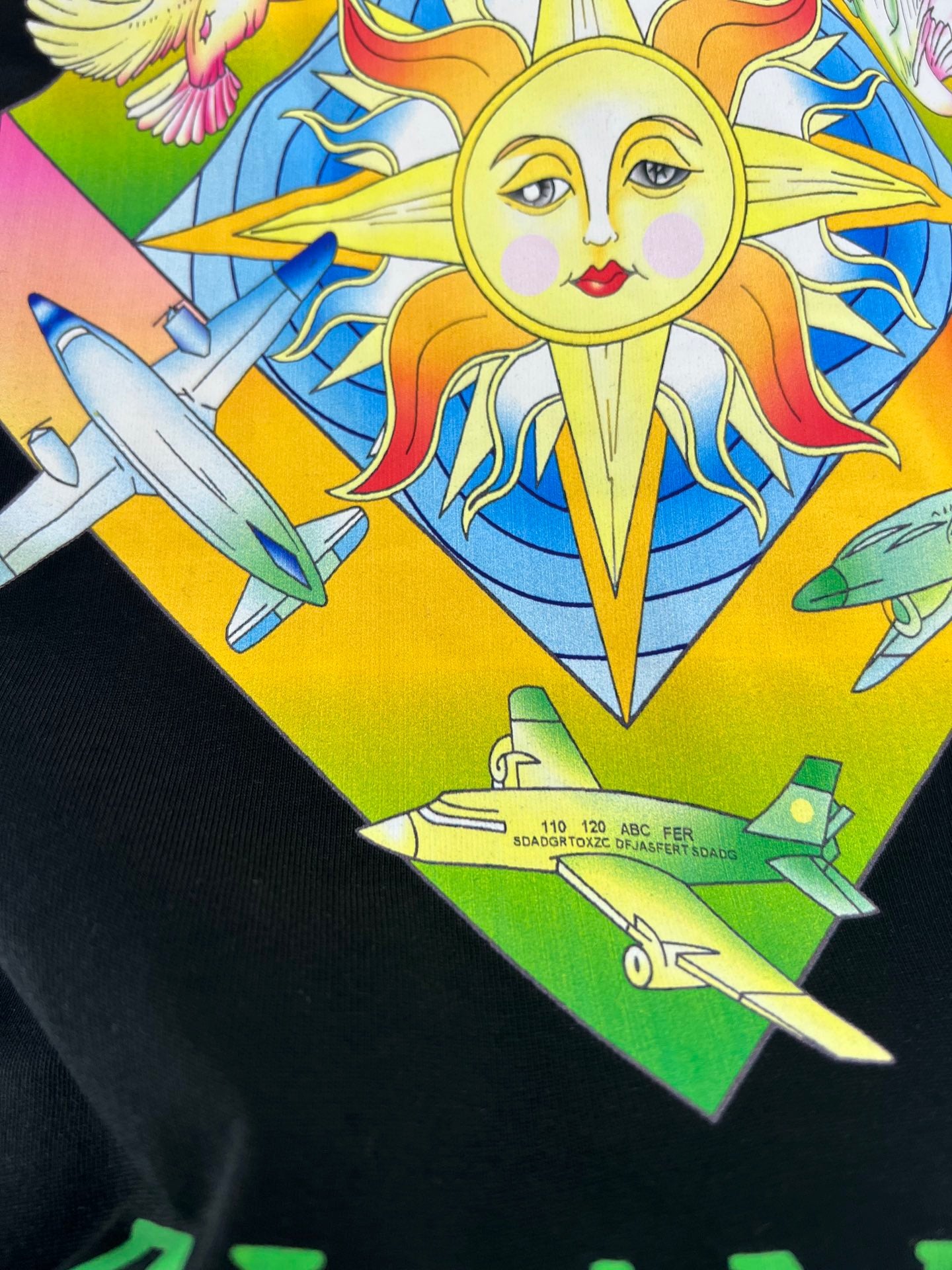 Blau-weißes T-Shirt