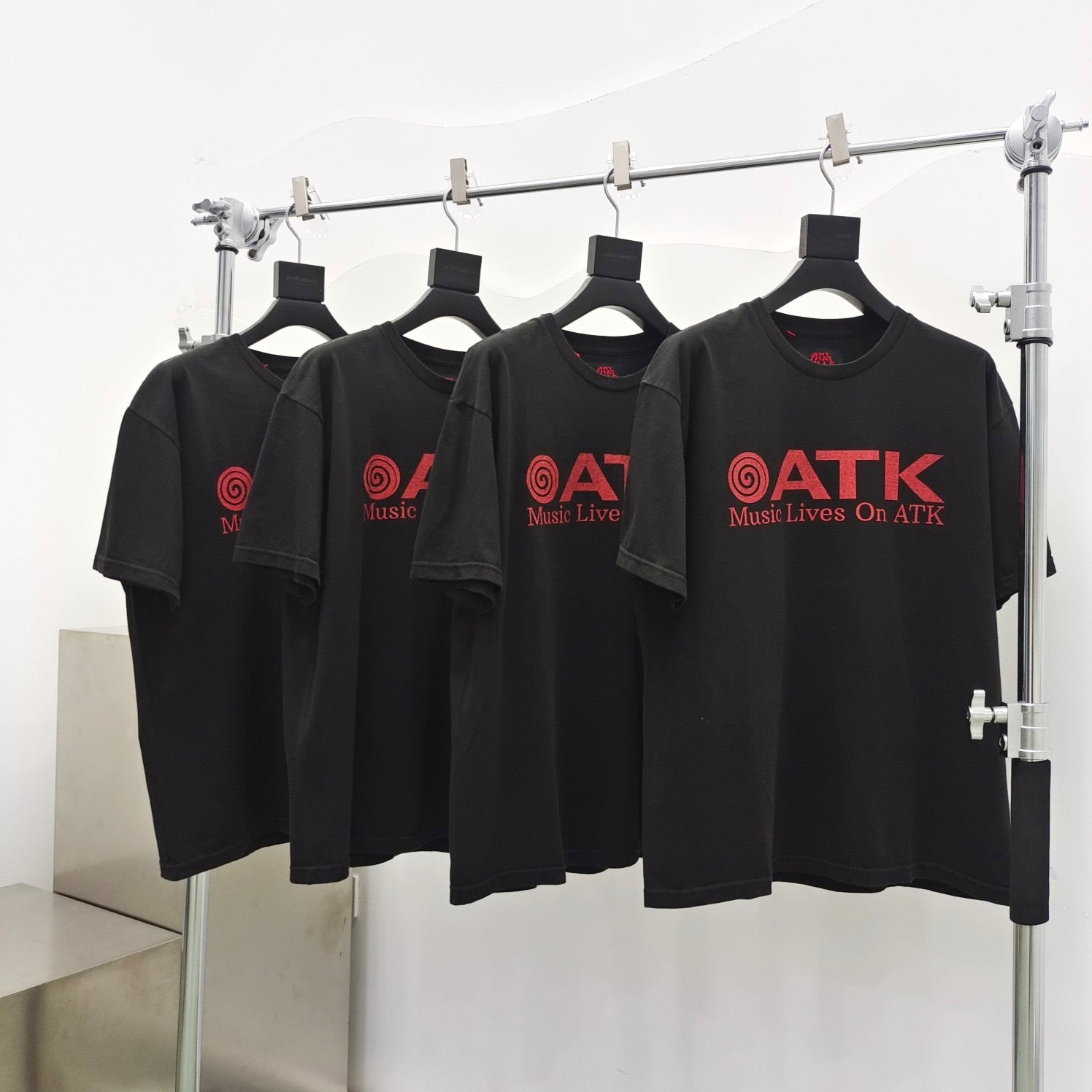 Black T-shirt - FashionHype.xyz