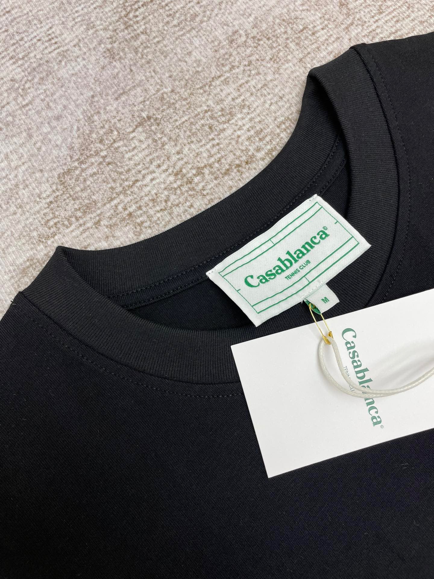 Camiseta en blanco y negro