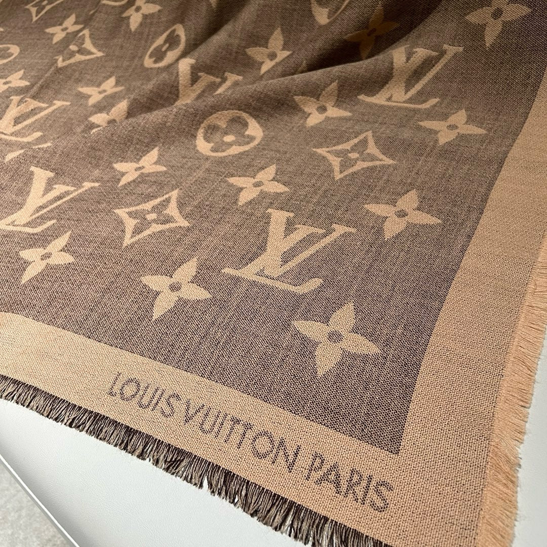 Schwarzer Khaki Schal